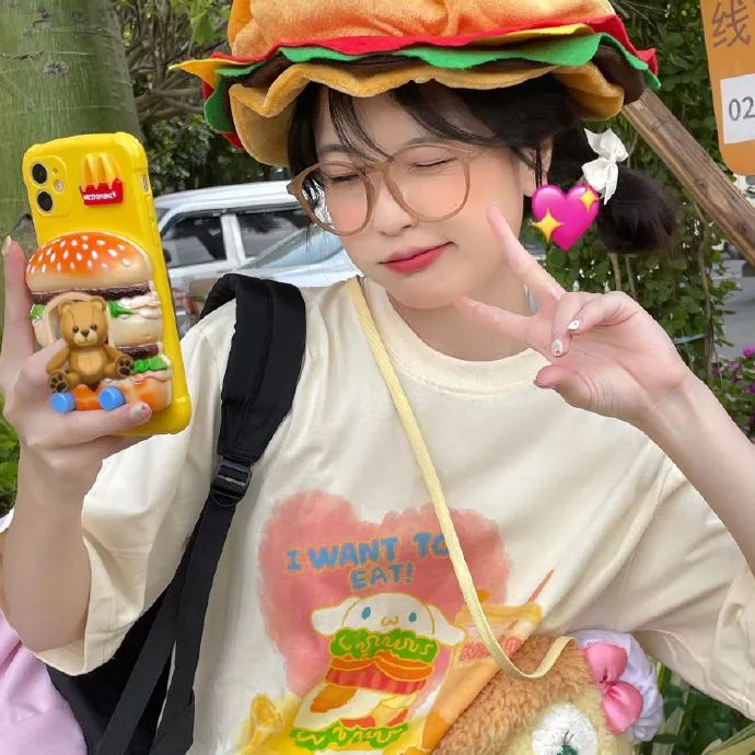 埃舍尔街的红色邮筒